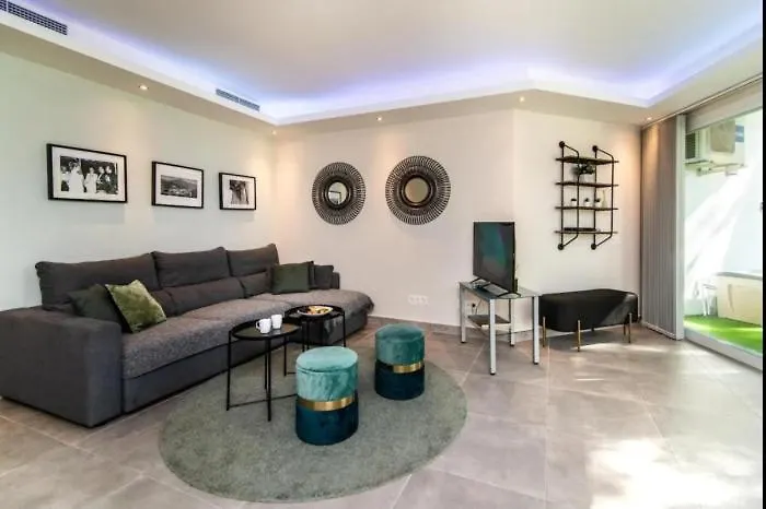 First Floor Apartment With 2 Bed Marbella