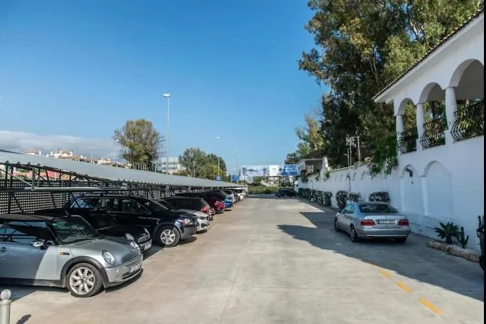 First Floor Apartment With 2 Bed Marbella