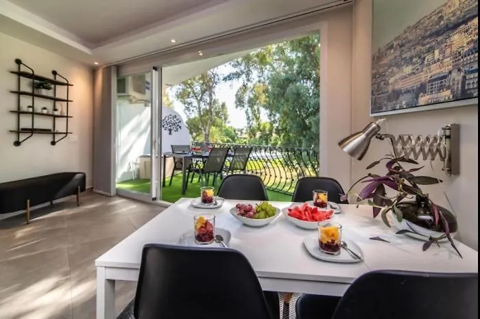 First Floor Apartment With 2 Bed Marbella