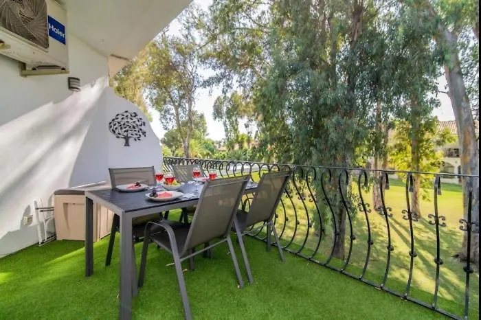 First Floor Apartment With 2 Bed Marbella İspanya