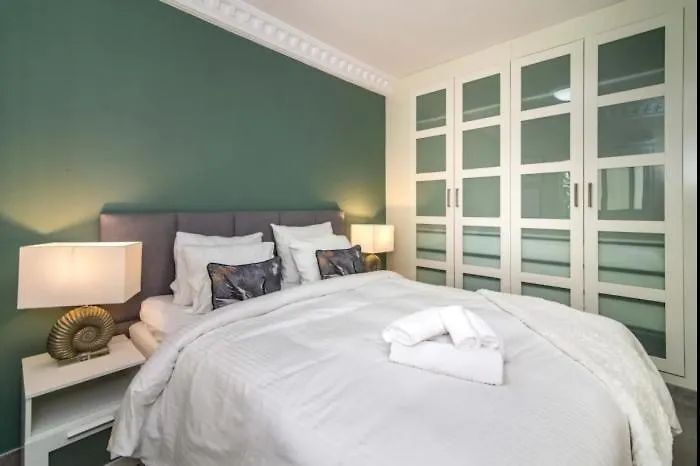 First Floor Apartment With 2 Bed Marbella 0*,  İspanya