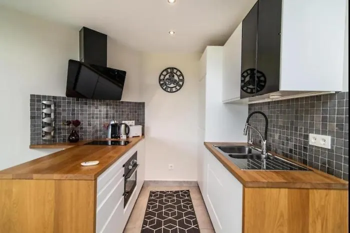 First Floor Apartment With 2 Bed Marbella