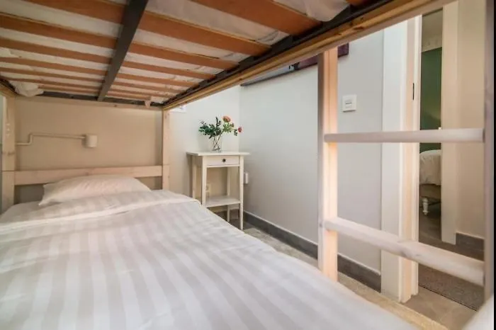 First Floor Apartment With 2 Bed Marbella