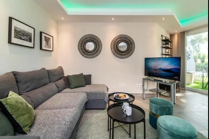 First Floor Apartment With 2 Bed Marbella